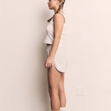 CONTRAST STITCHING SLEEVELSS TOP
