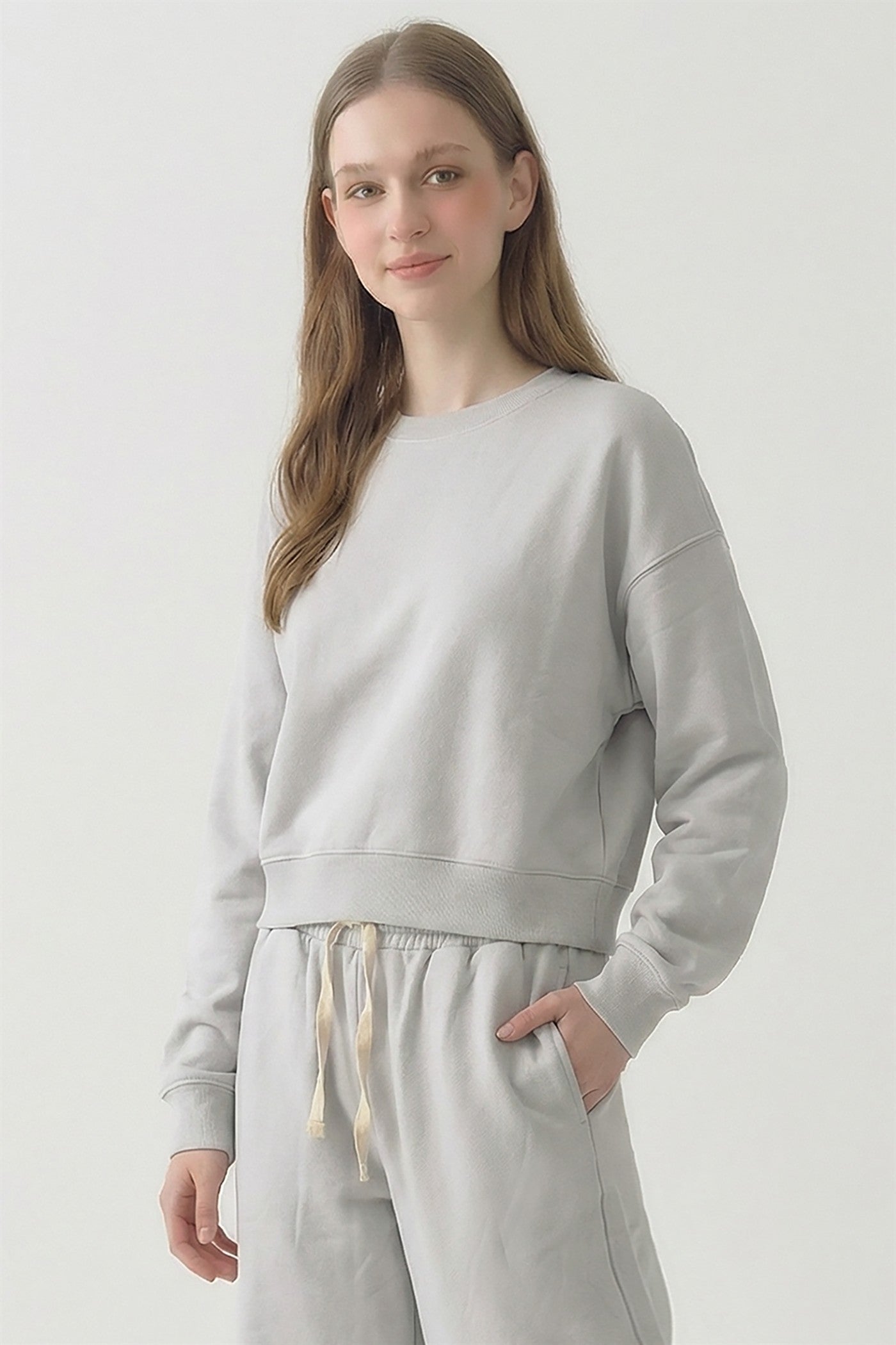 PRE SHRUNK COTTON TERRY CROPPED CREWNECK