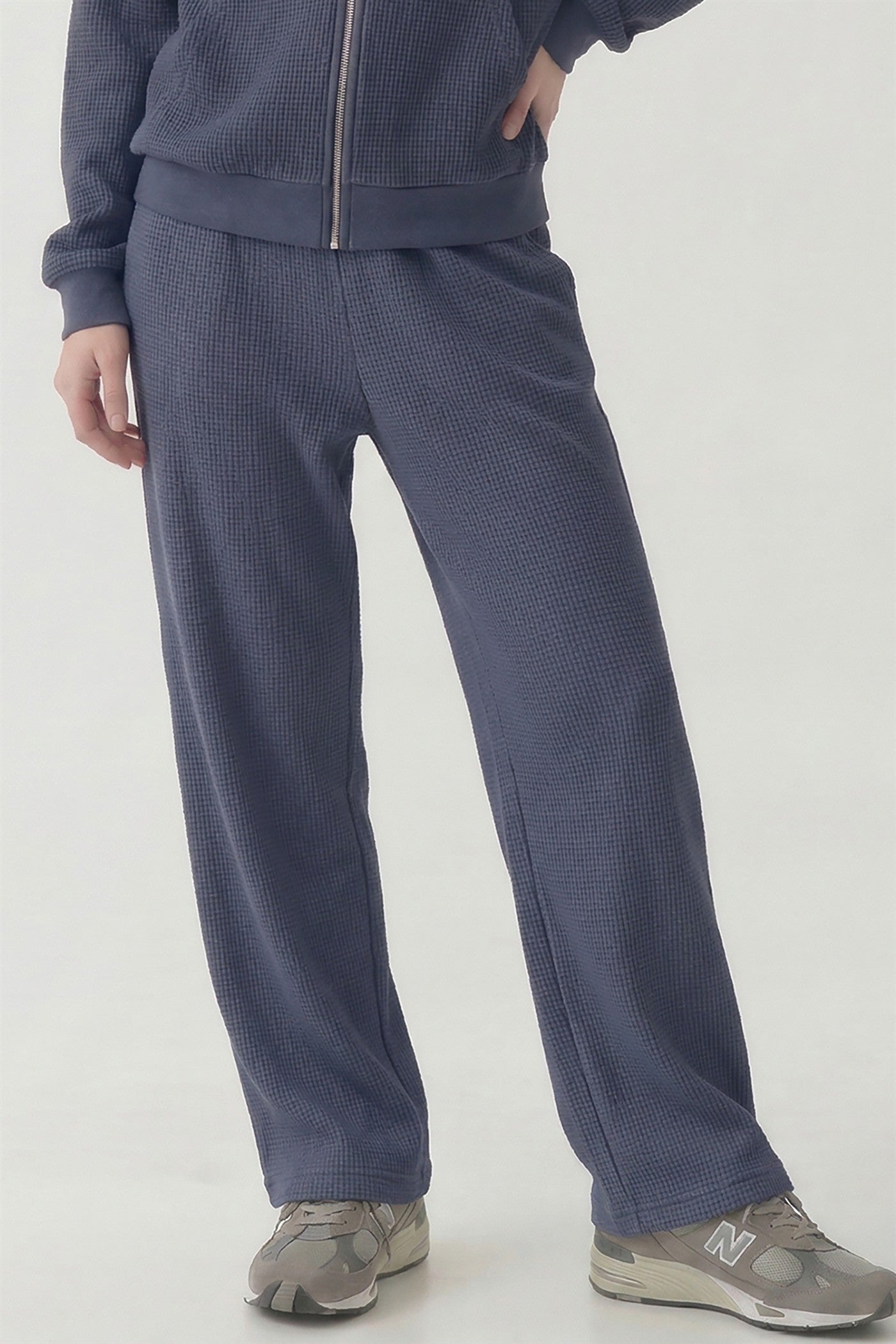 SOFT WAFFLE STRAIGHT PANTS