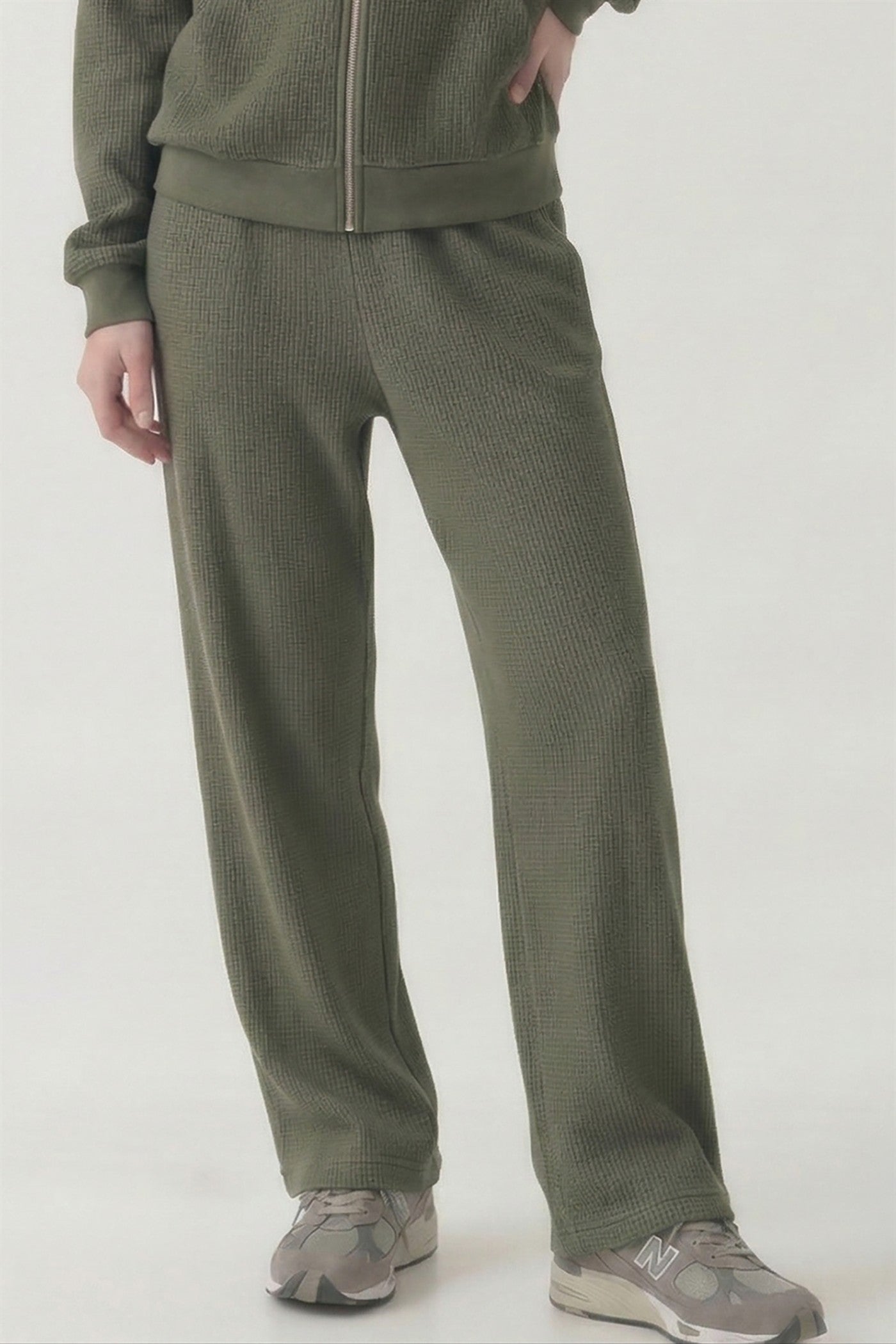 SOFT WAFFLE STRAIGHT PANTS