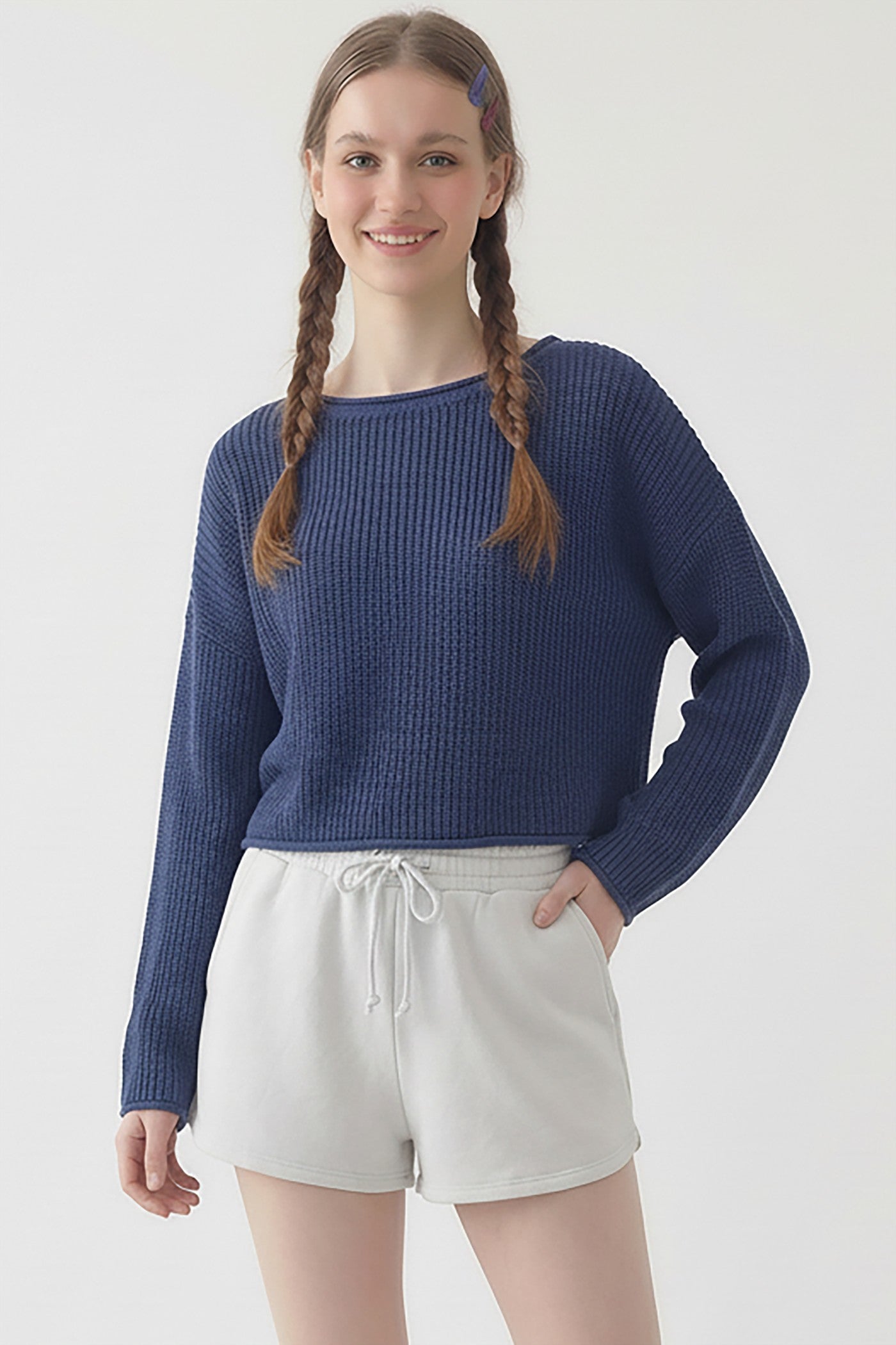 BOXY CROPPED LONG SLEEVE SWEATER