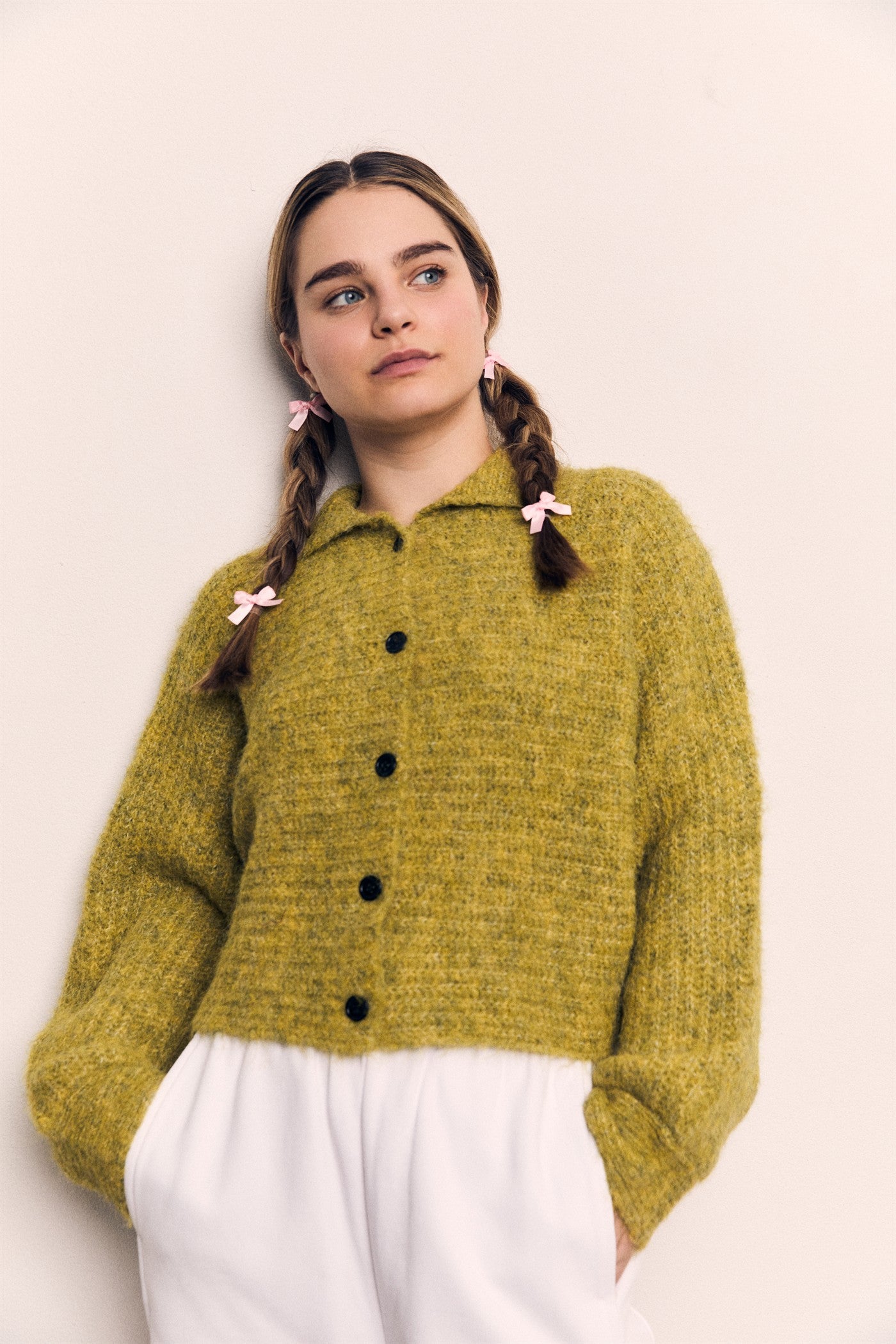 MOHAIR SEAMLESS BUTTON CARDIGAN